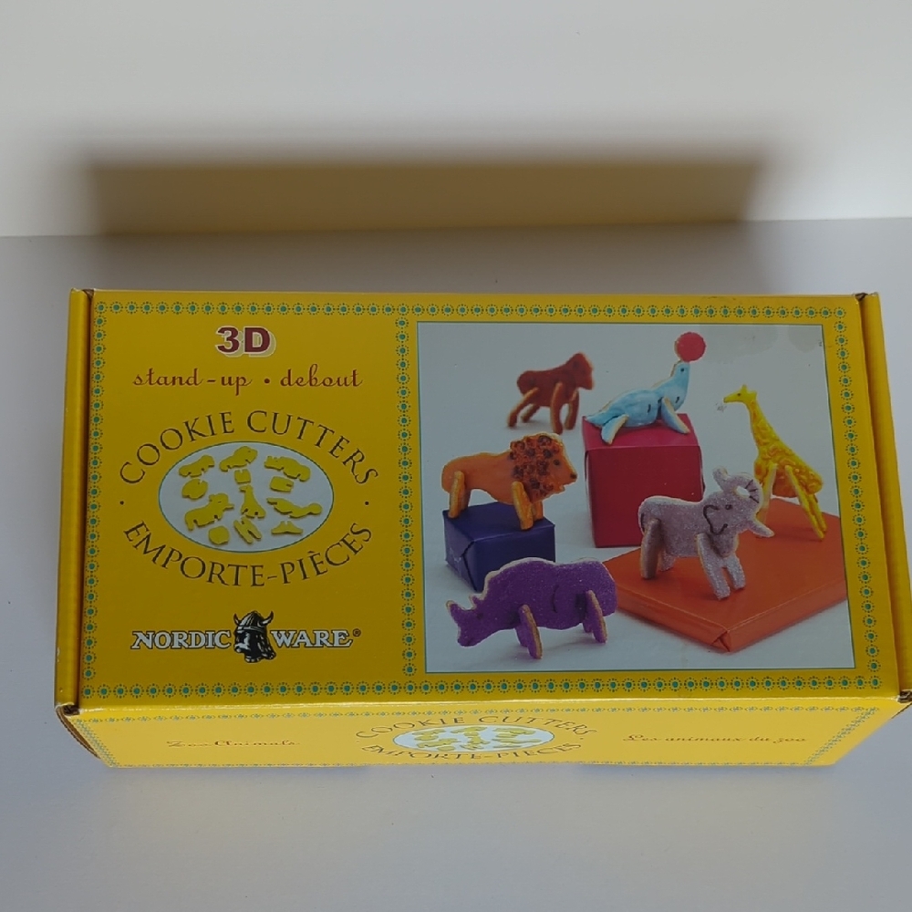 Nordic Ware 3D Zoo Animals Stand Up Cookie Cutters Lion Elephant Rhino Gorilla